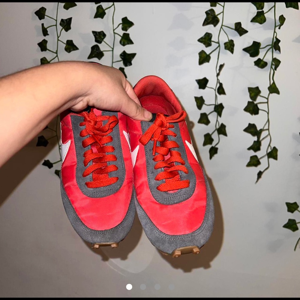 Nike daybreak sneakers